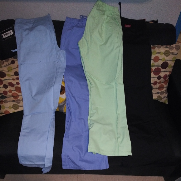 Medical scrubs - Picture 2 of 8